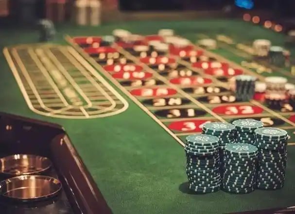 Cá cược bóng đá và Esports tại game b52 club